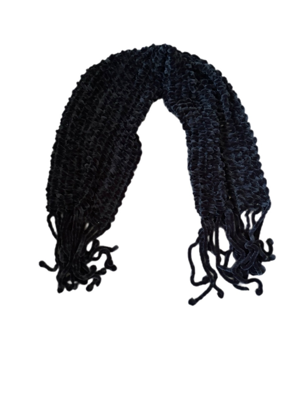 Chunky Knit Black Scarf with Dramatic Tassel Fringe – Oversized Statement Wrap